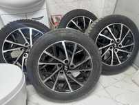 Зимние шины и диски комплект 215/55 R17