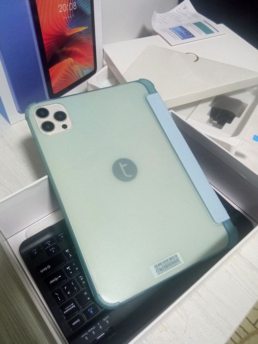 Планшет Oteeto TAB19 (Чехол, клавиатура, стекло и зарядка)