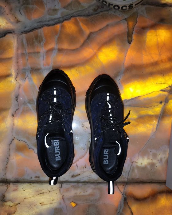 Продам мужские  кроссовки Burberry