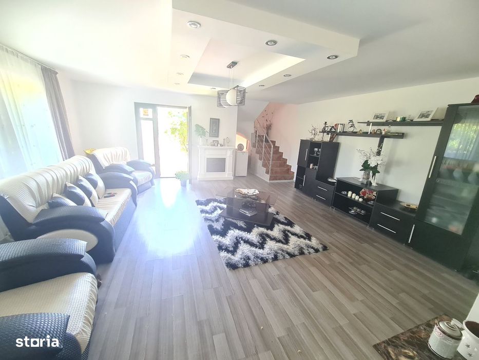 Casa 4 camere, 1800 mp teren, Onesti