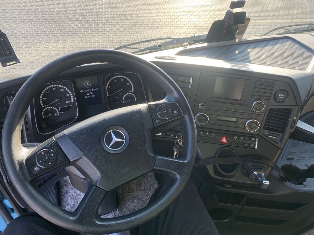 Mercedes Actros 1843