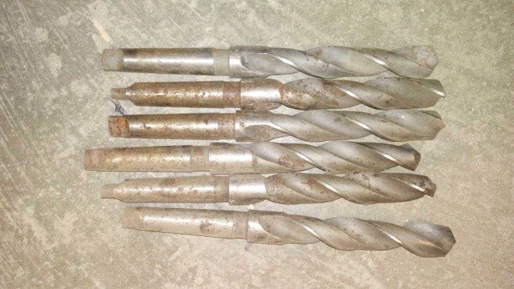 Сверла, резцы, фреза токарные, метчики