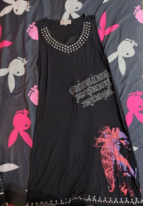 Черна рокля с камъни