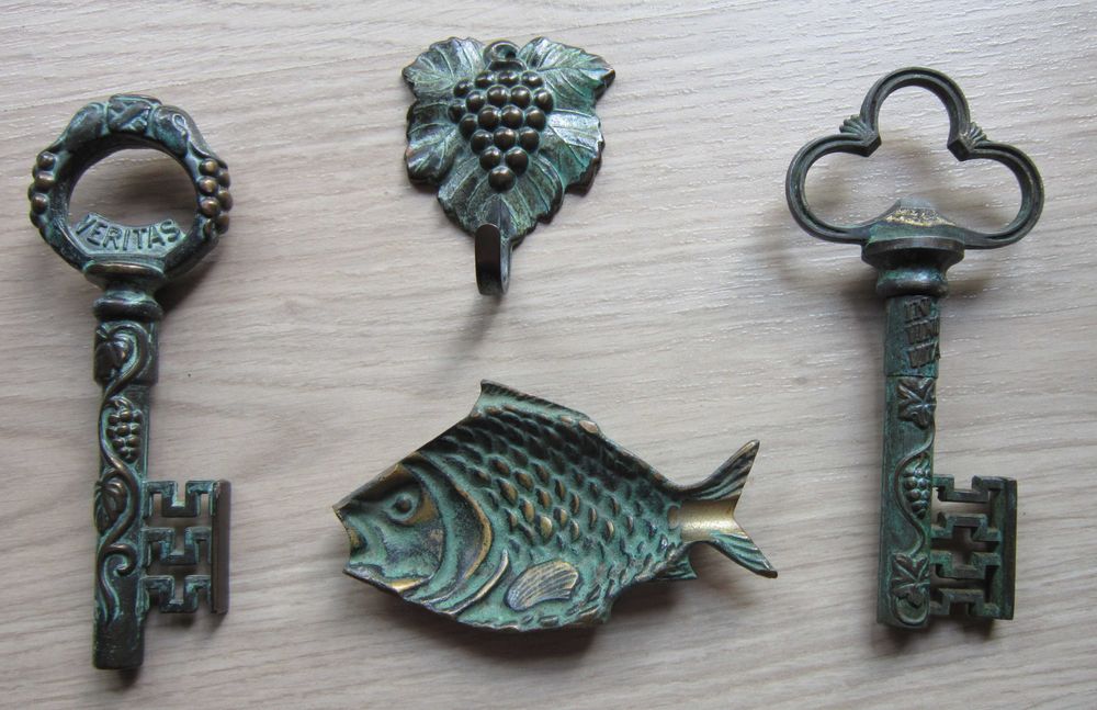 cadou rar Germania 1960 Peste, Cheie,Carlig  bronz patina