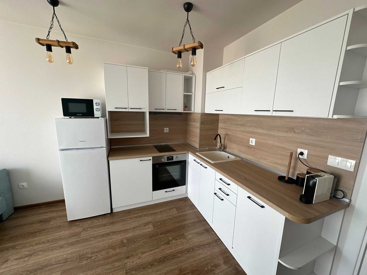 Дава се под наем Двустаен апартамент в Пловдив, Тракия - 70 кв.м за 408 € - Снимка #3