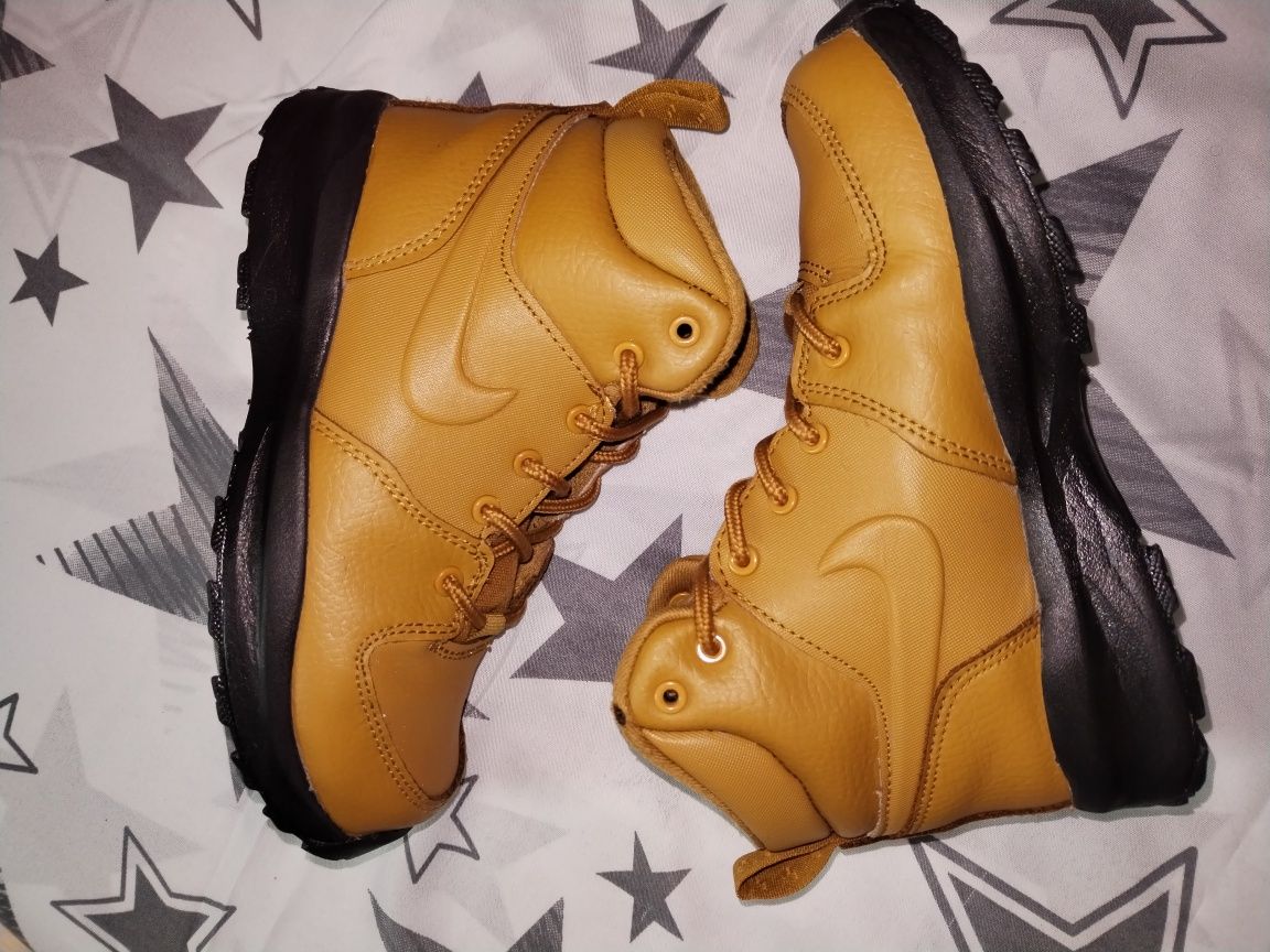 Nike Manoa Leather. Зимни Обувки 31 номер