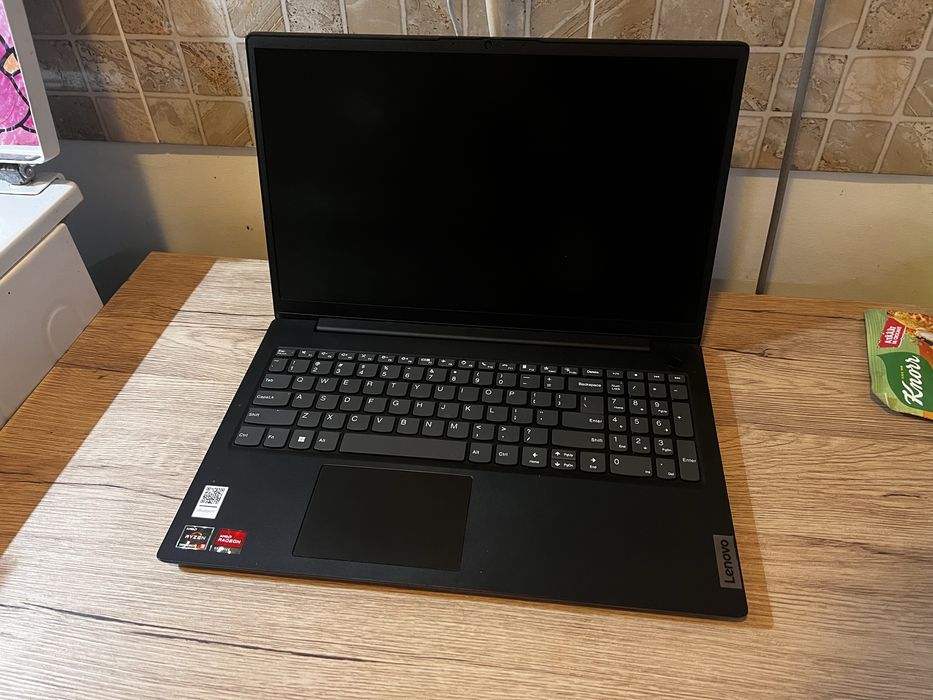 Telefon Samsung S22 + Laptop Lenovo V15 G3