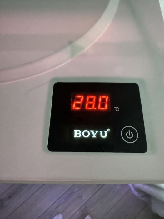 Acvariu  Boyu incorporat cu comoda