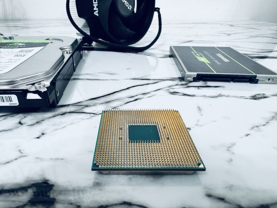 AMD Ryzen 5 + Cooler, SSD, HDD si 2 Ventilatoare