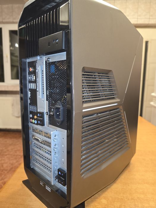 Calculator Alienware Aurora R7, intel i7 8700, GTX 1080