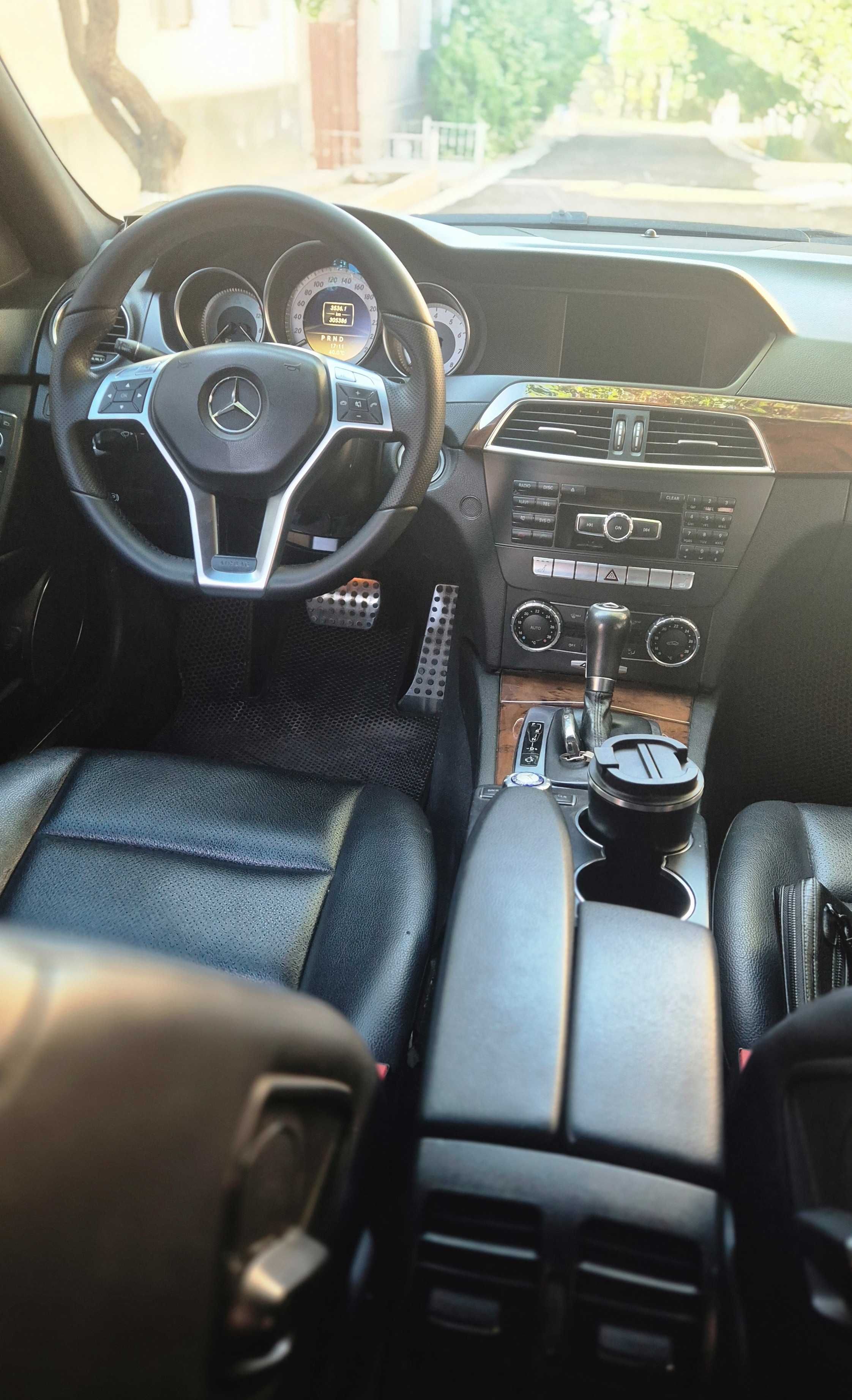 Mercedes Benz W204 C63 sotiladi!