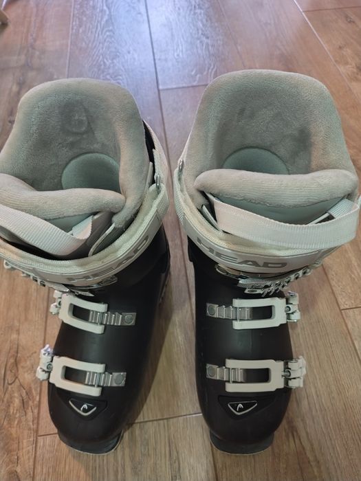 Vând clăpari Head, mărimea 23 - 23,5. Stare impecabilă.