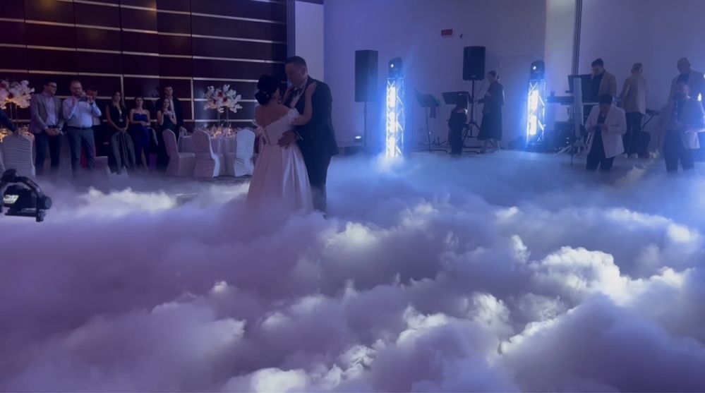 Fum greu,gheata carbonica,artificii si masina balonase sapun