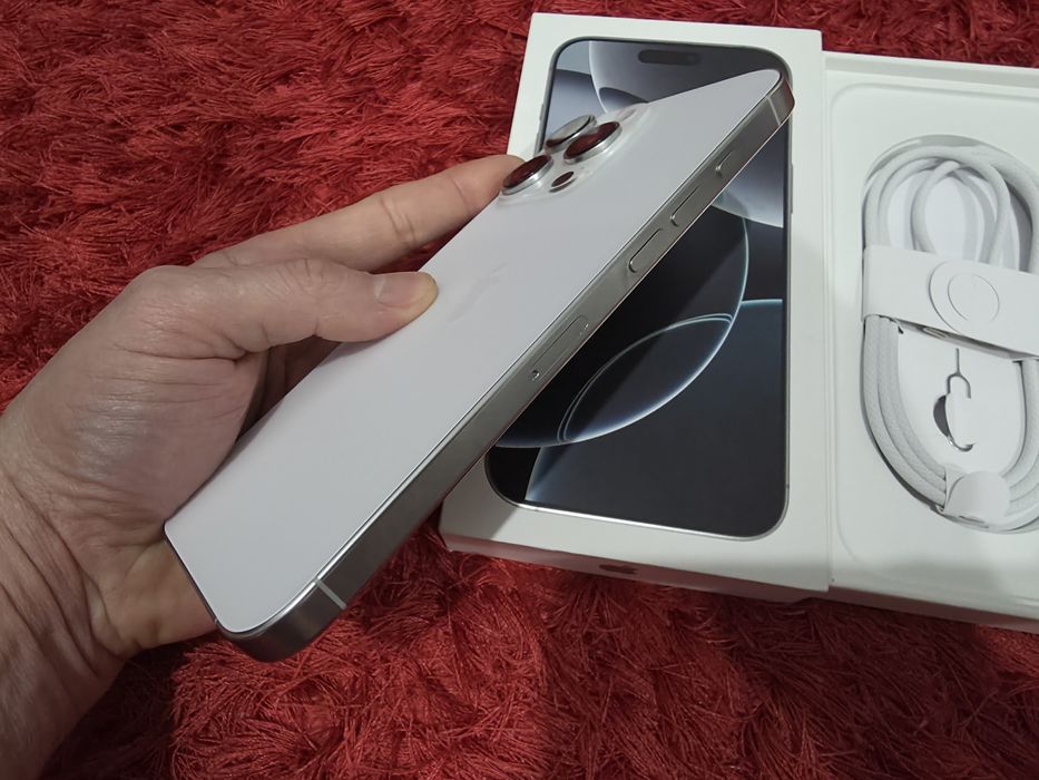-Iphone 16Pro Max, ca Nou, 256Gb, 8Ram, Silver Titanium, ireprosabil,