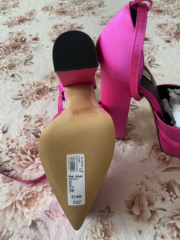 Дамски обувки River Island с висок ток и платформи