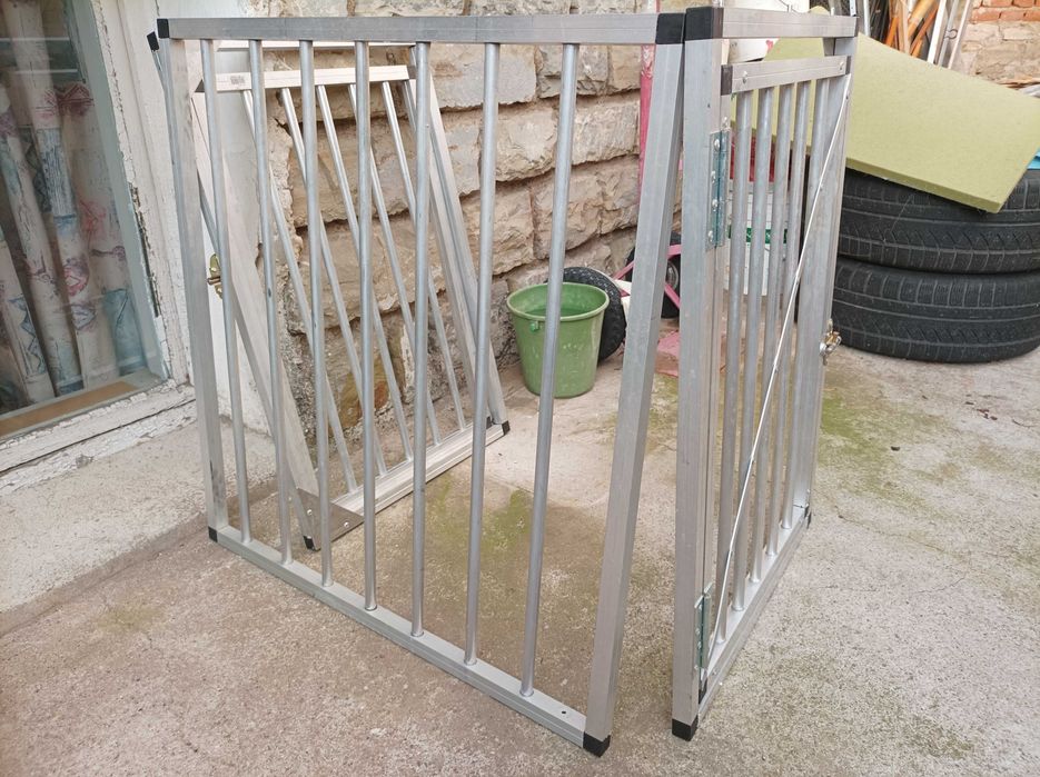 Транспортна клетка за големи кучета