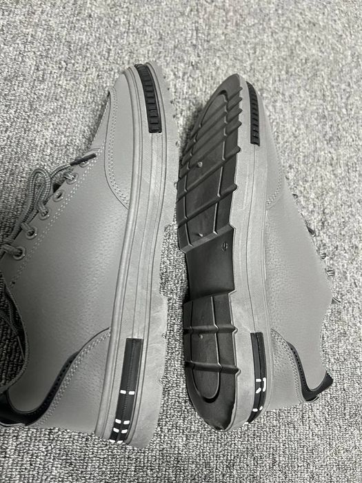 Oyoq kiyim erkaklar uchun