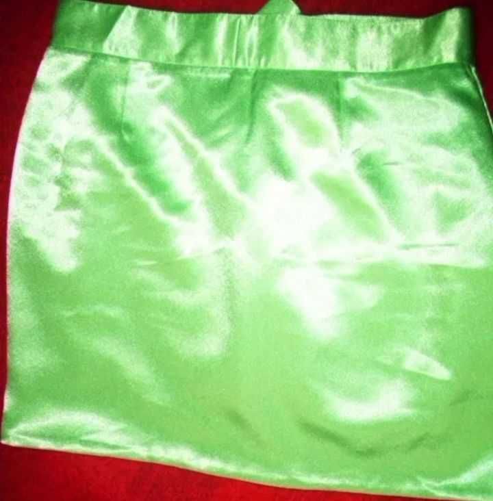 Costumas verde sidefat saten mar M