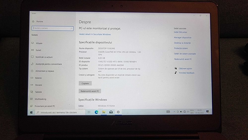 Laptop ASUS ZenBook UX305F