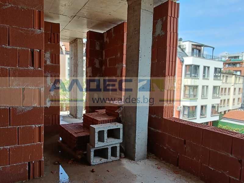 Продава се Тристаен апартамент в София, Кръстова вада - 105 кв.м за 2429 €/кв.м - Снимка #2