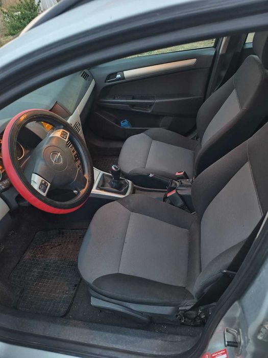 Opel astra H  1.7  2008