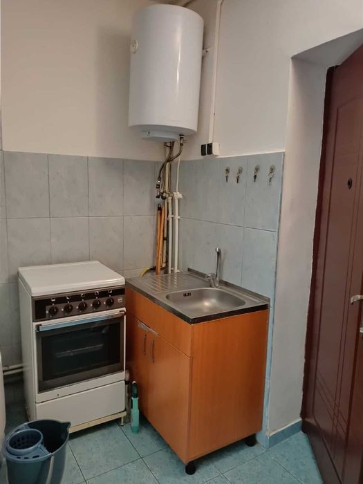 Închiriez garsonieră