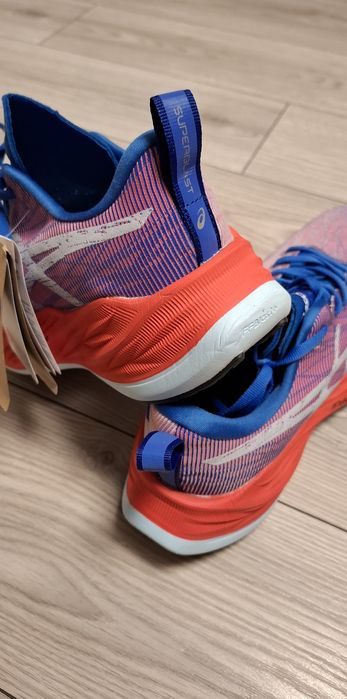 Asics Superblast, noi, nr. 42