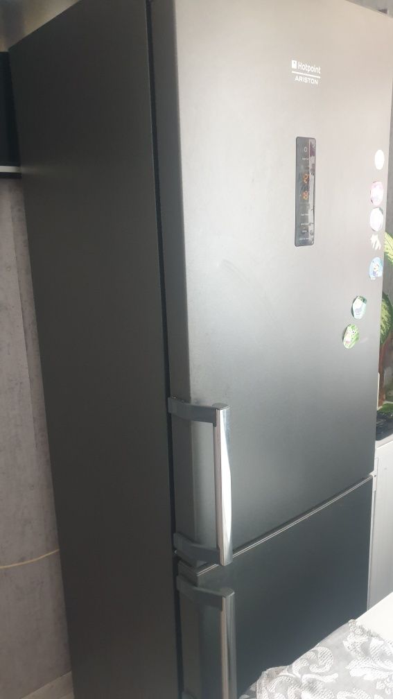 Хладилник Hotpoint Ariston
