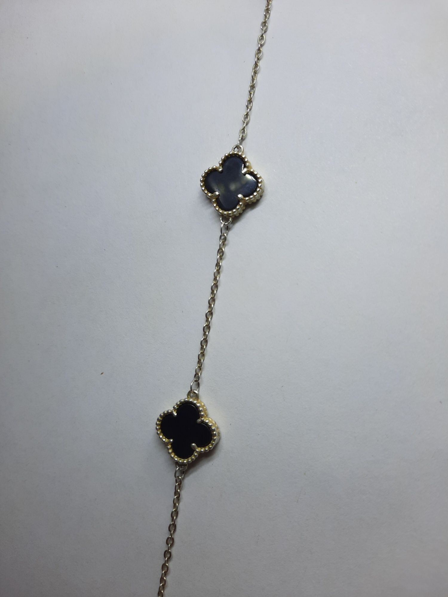 van cleef braslet kumush, tilla yugurtirilgan