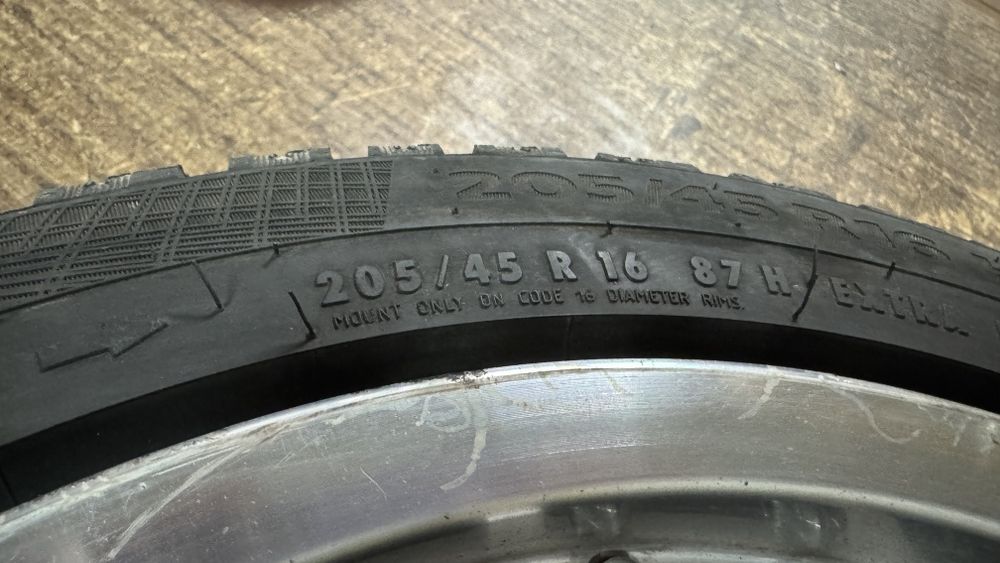 Джанти DOTZ  със зимни гуми CONTINENTAL