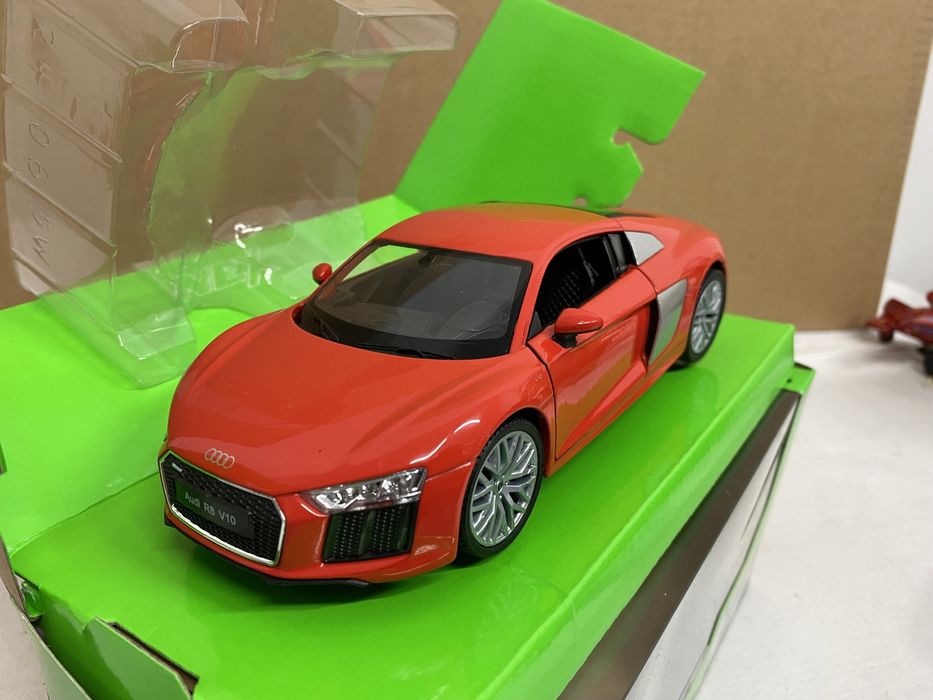 Welly AUDI R8 V10 an 2016 machetă auto metalică scara 1:24