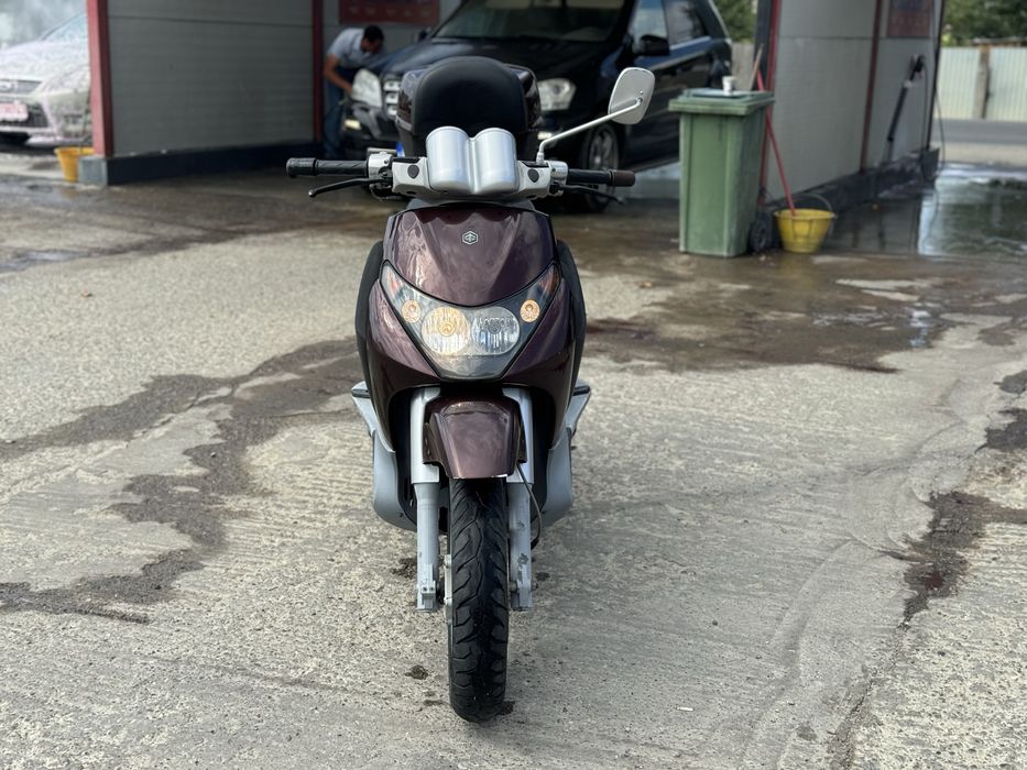 Piaggio Beverly 200