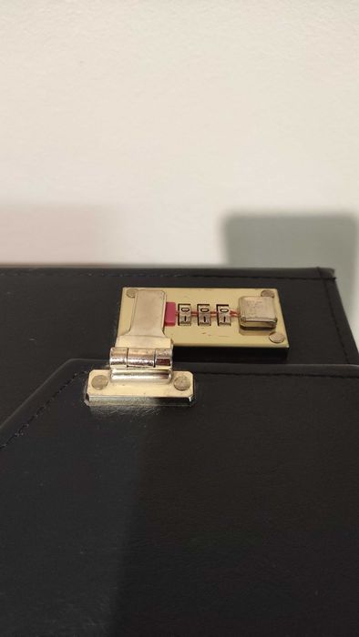 Голям кожен бизнес куфар подсилена конструкция