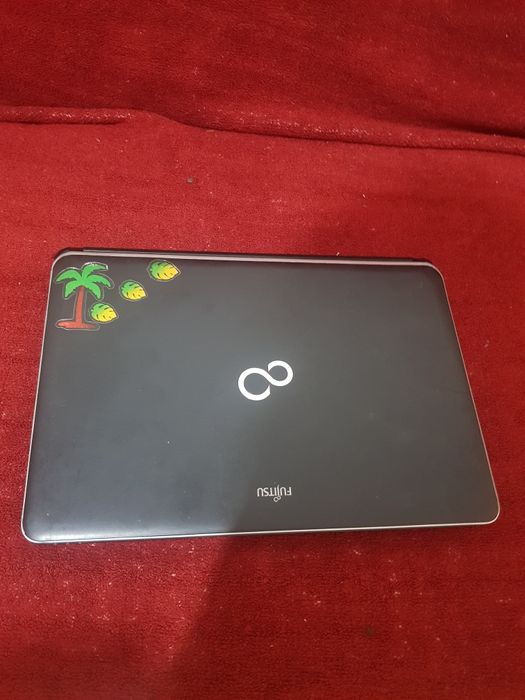 Laptop Fujitsu siemens core i3 perfect functional