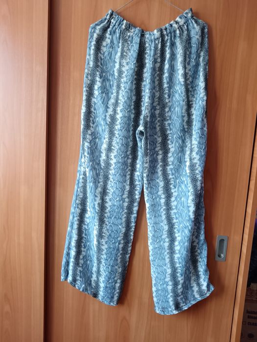 Vând Costum Damă de Vară Mărimea L