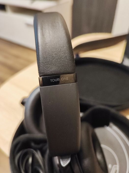 Bluetooth слушалки JBL TOUR ONE