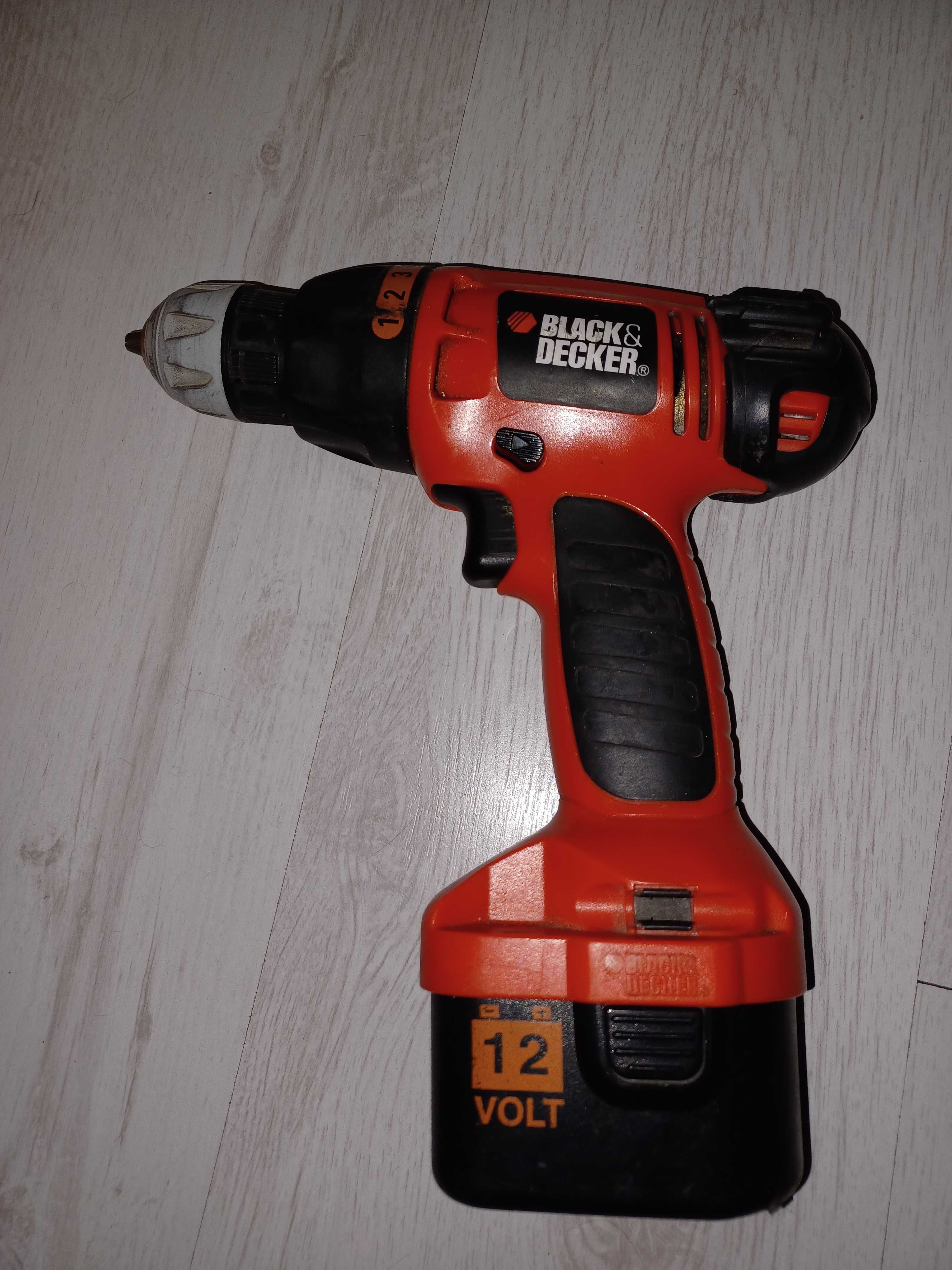 Surubelnita electrica Black& Decker 12v cu un acumulator