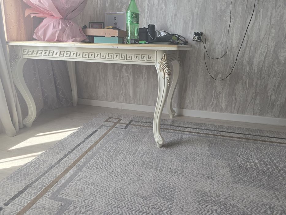 Стол со стульями