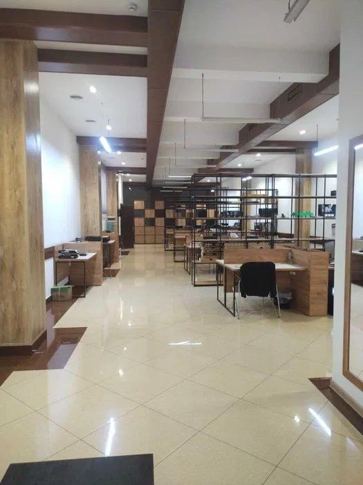 Отдельно стоящее здание 550 м² в аренду — Центр Луначар, первая линия!