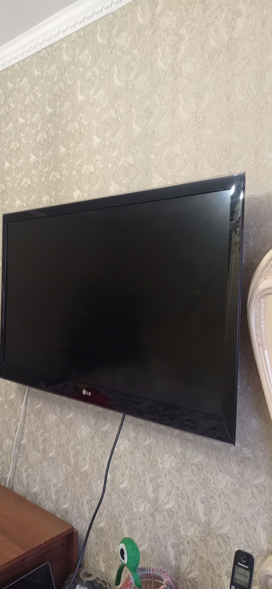 Продам телевизор LG  3D "42 101 см