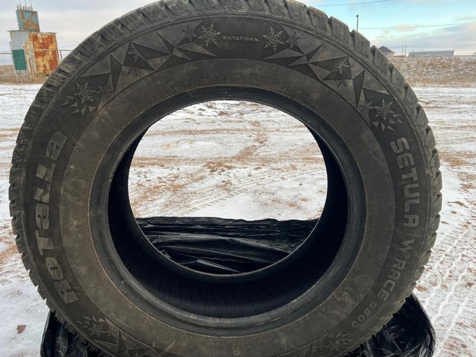 Резина зимняя  265/65/18 2024 года