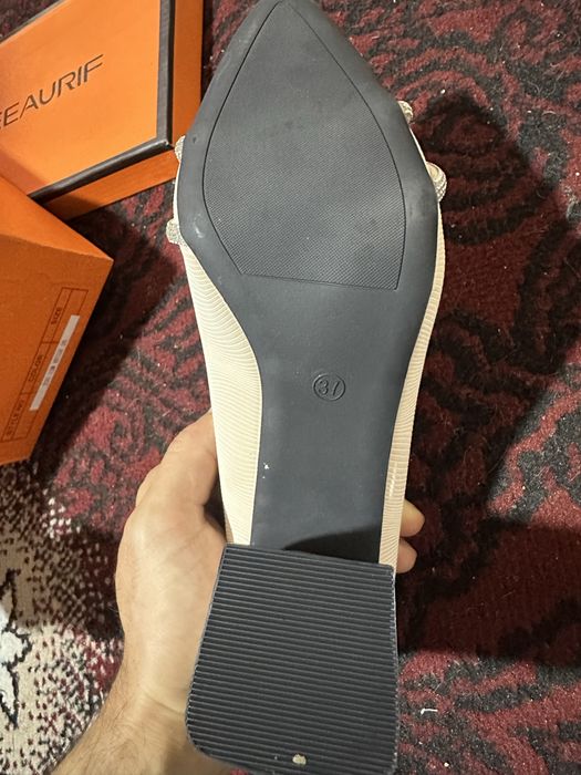 Ayollar tuflisi yangi kiyib chiqilmagan.