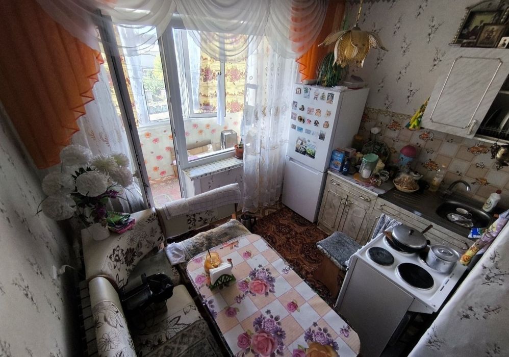 Продам 1 комн.кв.гост.типа. 19 мкр.