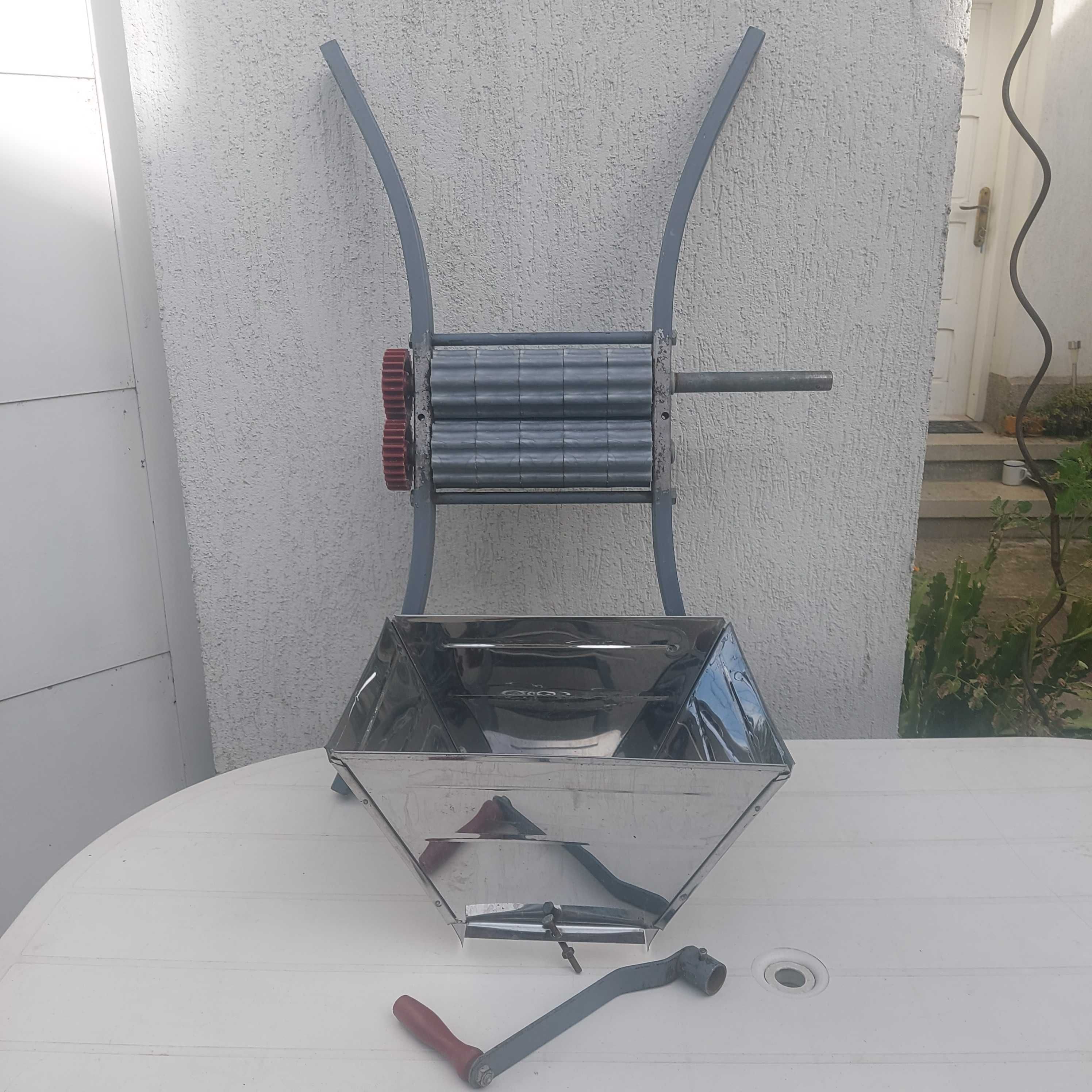 Zdrobitor de struguri/fructe, folosit, otel inoxidabil. ca. 15 l