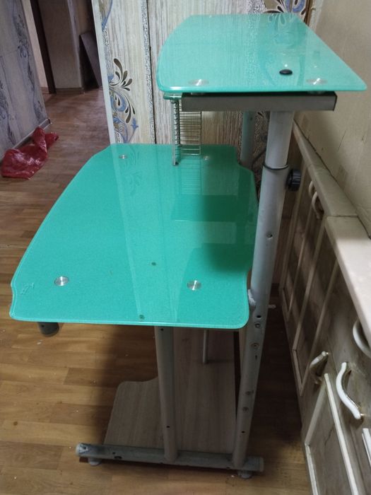 Продам компьютерный стол-парта