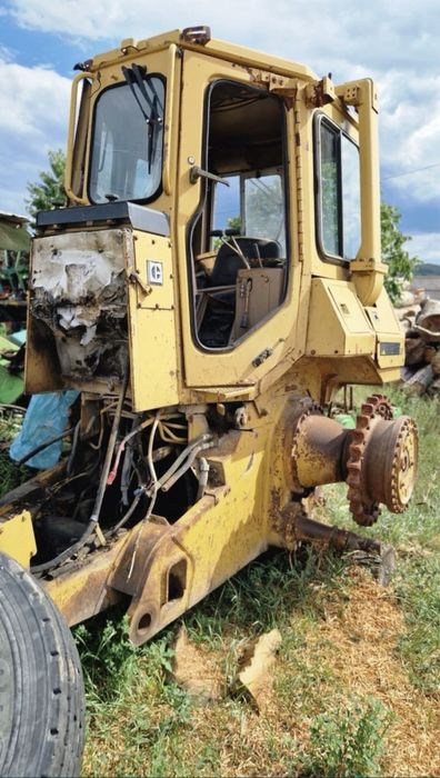 Dezmembrez Buldozer Caterpillar D4H