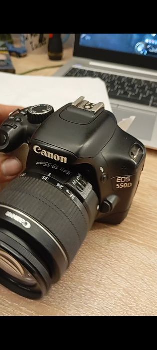 Vând aparat foto canon