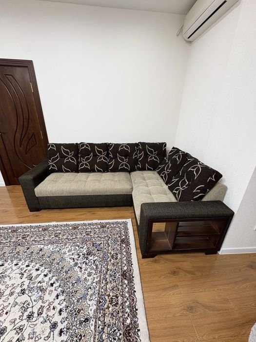 Продаётся б/у гловой, раскладной диван сундук