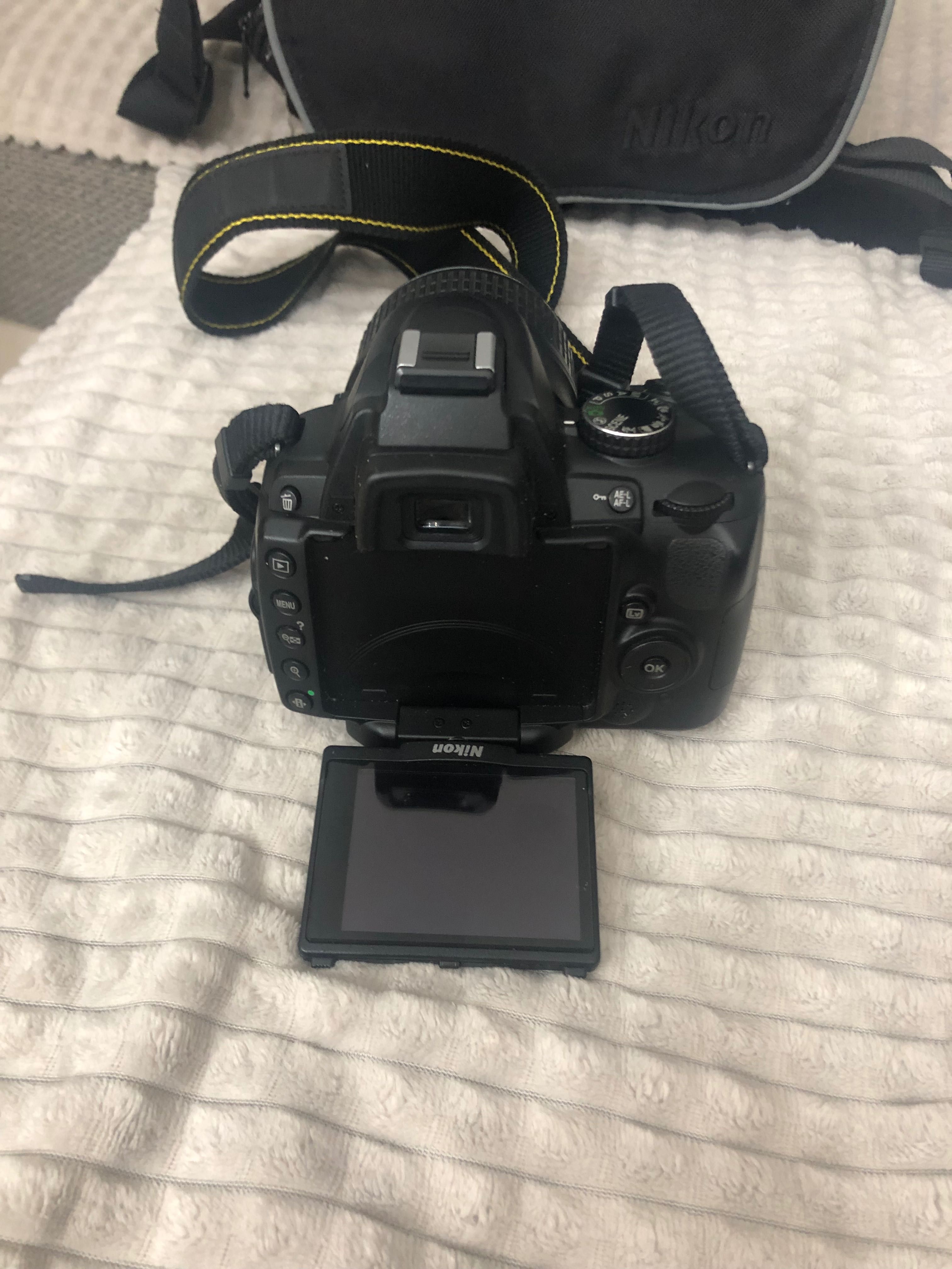 Camera DSLR D5000