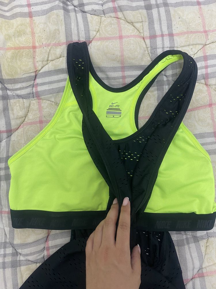 Дамски потник Nike Dry Fit